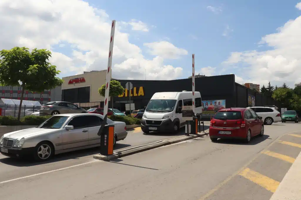 ELTRADE и Tomar Electronics реализираха паркинг система в DS Retail Park – Добрич 3 img 0359